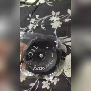 Proton WIRA ISWARA 12V Penutup Minyak Enjin Engine Motor Oil Cap Penutup Minyak Hitam Engine Oil Cap