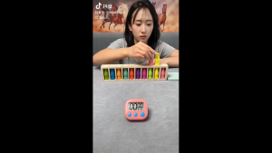 Đồ chơi đoán chai xếp chai màu vui nhộn giúp trẻ phát triển tư duy mới nhất 2025