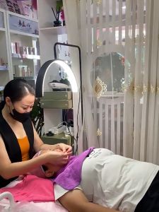 การดูแลดวงตาแบบสามสี โคมไฟสักคิ้ว เพื่อเพิ่มความสว่างมุม และความมั่นใจ โคมไฟต่อขนตา โคมไฟสักลาย ไฟต่อขนตา โคมไฟโค้ง ไฟสักคิ้ว ไฟสักลาย และ โคมไฟต่อขนตา LED