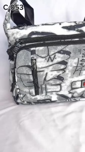 Tas Jalan-Jalan Hitam Putih Silver Bermotif Abstrak Keren Premium Casual C-053