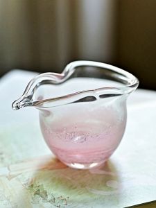 Handmade Japanese Style Heat Resistant Glass Gourd Public Cup Pink Tea Ocean High End Aesthetic Value Tea Server for Home Use