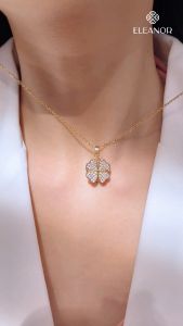 Dây chuyền nữ titan Eleanor Accessories vòng cổ đính đá mặt hình cỏ bốn lá phụ kiện trang sức 5887