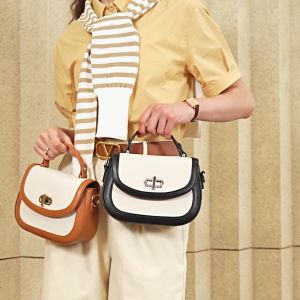 AGE FREE กระเป๋าสะพายข้างแฟชั่นสตรี