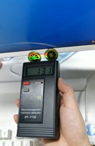 สติกเกอร์โทรศัพท์ป้องกันรังสีแบบพลังงานสเกลาร์ชิป PVC และโลหะกันน้ำสำหรับโทรศัพท์มือถือและแท็บเล็ต