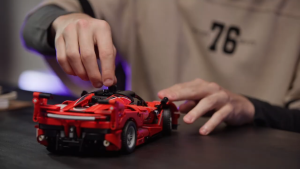 [BrickStory] LEGO Technic Ferrari FXX K (42212)(897 Pieces)