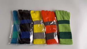 Man Sport Ankle Socks Compression Striped Bright Color Deodorant Sweat-Absorbing Shallow Mouth 5 Finger Toe Boat Socks 4 Seasons