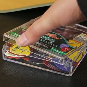 1 บาทล๊อตสุดท้าย การปิดการซื้อลึกลึกของ Alice คุณภาพ Scrub ABS และไฟฟ้าของกีตาร์โปร่ง PICK