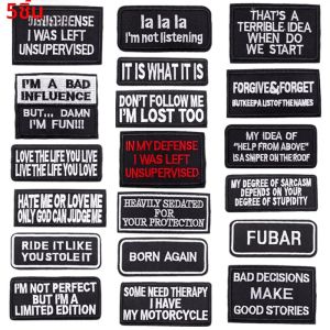 5 ชิ้น/ล็อตสีดําและสีขาวตัวอักษร Patch Badge เหล็กบนแพทช์แพทช์ปักสําหรับเสื้อผ้า DIY สโลแกน Patch บนเสื้อผ้าเย็บ