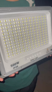 Đèn năng lượng mặt trời mắt ngọc 500w