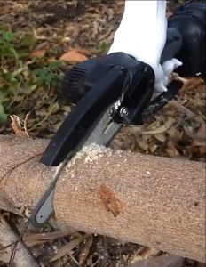 FX IN STOCK Cordless Chainsaw 6inch Cordless Gergaji pokok Electric Pruning Saw Rechargeable Battery Mini Electric Saw