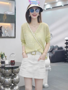 เสื้อคลุมกันแดดถักคอวีสไตล์ฝรั่งเศสสำหรับผู้หญิง ฤดูใบไม้ผลิ 2025 แฟชั่นใหม่ เสื้อผ้าทำงานสไตล์เกาหลีหลวมๆ พร้อมกระดุม ปักเลื่อม โปร่งแสง