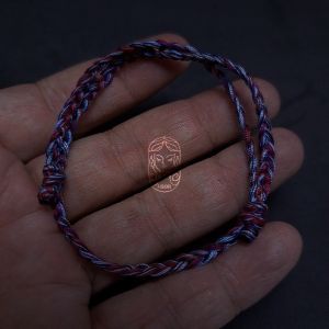 Gelang Tali Tridatu Dhira: Kualitas & Keunikan