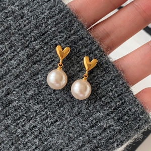 CAFFTI | Aurora Gray Love Heart Pearl Stud Earrings