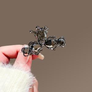 2024 New Medium Size Hair Clip Womens Shark Crown Small Grab Clip Crystal Half Updo Hair Accessories Elegant Fashionable