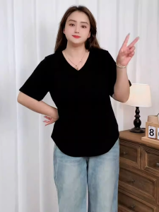 เสื้อยืดคอกลมแขนสั้นสีดำไซส์ใหญ่สำหรับผู้หญิงในช่วงฤดูร้อน เสื้อเชิ้ตทรงหลวมๆ ปกปิดเนื้อผ้า ทรงเข้ารูป เสื้อชั้นใน