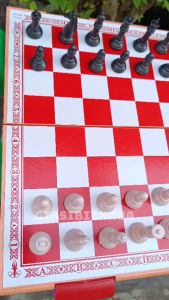 Bộ Cờ Vua Loại Lớn 42X42Cm Kèm Bàn Cờ Kiêm Hộp Đựng