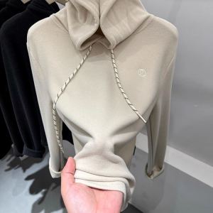 เสื้อสเวตเตอร์มีฮู้ดผ้าขนแกะสองหน้าสไตล์ฝรั่งเศสสำหรับผู้หญิง แขนยาว ทรงหลวม ปกติ ฤดูหนาว 2024 เสื้อผ้าทำงานสไตล์เกาหลี