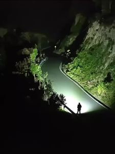 Outdoor Multi-Functional High-Brightness LED Flashlight with Super Long Battery Life Magnetic Base And White Laser Work Light