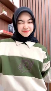 RICHY ONESET - PAKAIAN WANITA TERBARU SET CREWNECK JI HOO KERAH x CELANA CARGO JOOLY