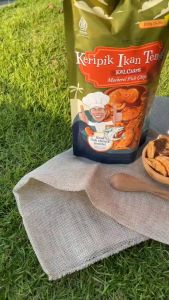 Kripik Ikan Tenggiri Spesial Kuangs 100gr - Snack & Cemilan Enak | Renyah Dan Gurih Rendah Minyak