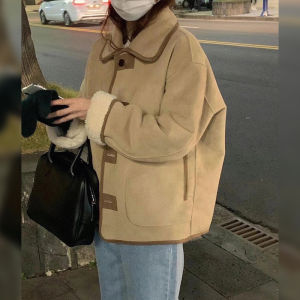 Double-Sided Wear Lamb Fur Short Jacket Baseball Style Womens Winter Coat Sweet Style Loose Fit Polyester Fabric Long Sleeve