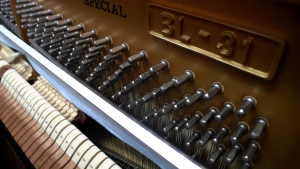 KAWAI MUSIC ORIGINAL QUALITY BL-31 PE UPRIGHT ACOUSTIC PIANO SECOND HAND ( USED UNIT ) FOR HOME DECO