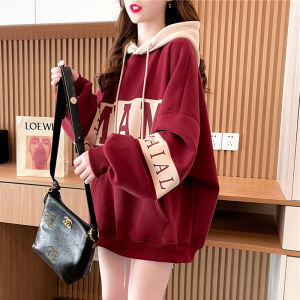 เสื้อสเวตเตอร์คอกลมพิมพ์ลายตัวอักษรผ้าฝ้ายผสมสไตล์ลำลองสำหรับนักเรียน ฤดูใบไม้ผลิและฤดูใบไม้ร่วง เสื้อสเวตเตอร์ผู้หญิงไซส์ใหญ่ เสื้อสีแดงสำหรับปีใหม่