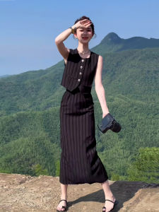 Elegance Small Fragrance Style Set Women Summer Design French Vest High Waist Mini Skirt Two Piece Fashionable And Stylish