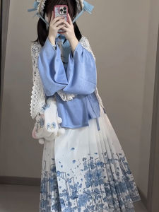 ชุดฮันฟูสีน้ำเงินและขาวพร้อมแขนกระดิ่งสไตล์โลลิต้าสำหรับปีใหม่ ชุดฮันฟูสไตล์จีนโบราณสำหรับผู้หญิงวัย 18-25 ปี