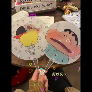 พัดพลาสติก พัดลายการ์ตูน Crayon Shin-chan ของขวัญที่ใช้งานได้จริง พกพาได้
