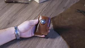 Genuine Leather Airtag Card Bag Wallet Retro Anti-lost RFID Blocking ID Credit Card Bag With Auto Eject Aluminum Card Holder