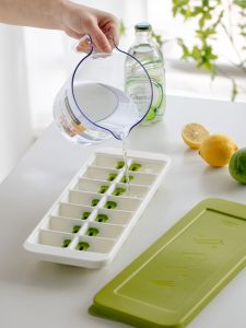 British Joseph Ice Tray Easy to Fall off Remote Control Ice Cube Mold Creative with Cover Ice Maker Baby Food Box