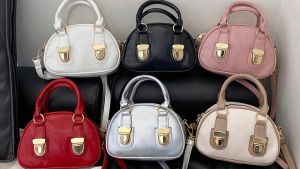 New Women's Knapbags: Portable & Stylish Options