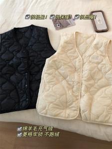Double Layer Woolen Vest Womens Fashion Inner Wear V-Neck Quilted Design Heat Trapping Thermal Blanket Slim Fit Casual Wear