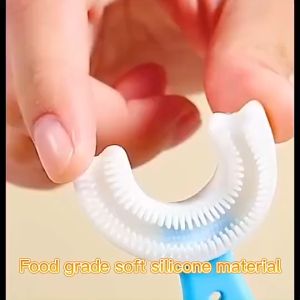 Sikat Gigi Anak Balita Bentuk U Bahan Silikon BPA Free