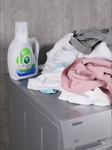 Large Capacity Lidded Clothes Storage Basket