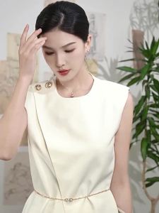 Luxurious Pearl And 18K Gold Pendant Necklace
