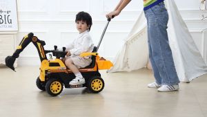 Kidplus รถแมคโครไฟฟ้า รถแทรกเตอร์พ่วงท้ายรุ่นใหม่ รถแบตเตอรี่เด็ก มาพร้อมด้ามเข็น มีเสียงเพลง มีไฟวิบวับ ที่ตักบังคับได้ ที่นั่งกว้างมีกันตก