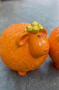 Heo tiết kiệm thạch cao hình chú cừu dế thương