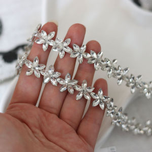 ลูกปัดคริสตัลแก้วสีขาว โซ่ 5 ชิ้น สำหรับตกแต่งเสื้อผ้า ชุดแต่งงาน รองเท้าเต้นรำ ขอบผ้า โซ่ประดับคอ ลูกปัดคริสตัลแก้ว