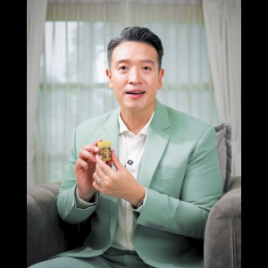 ยาดมสมุนไพรไทย บ้านหมอละออง เย็น หอม สดชื่น กลิ่นธรรมชาติจากสมุนไพร กระปุกเขียว