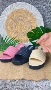 Sandal Wanita A04: Desain Minimalis & Nyaman untuk Aktivitas Sehari-hari