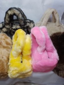 TAS KOSMETIK dompet bulu dompet hp TAS BULU TAS TERBARU