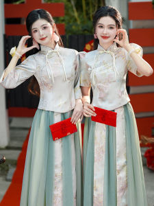 2025 New Green Long Sleeve Vintage Chinese Style Maidsmaid Dress Autumn Winter Forest System Flag Robe Wind Bridesmaid Clothes