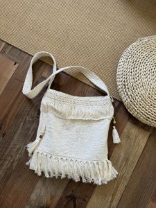 Bohemian Holiday Style Fringed Wooden Bead Decorated Crossbody Bag Pure Cotton Textured Woven Cotton Casual Tote Bag