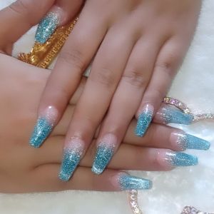 เล็บปลอมเจลแท้ แุถมกาว+ตะไบฟรี (บัลเล่ต์สายฝอสีฟ้าลูกแก้ว) งานสวยแน่นอนไม่ผิดหวัง