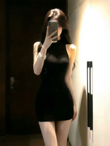 Ge·an·fei | Seductive Style Halter Neck Sleeveless Black Bodycon Dress