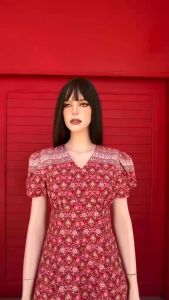 เดรสกระโปรงสุดเลิศเลอที่คุณต้องมี! ✨ งานผ้าพิมพ์ลายไทยสีแดง สวยสะกดทุกสายตา 💃 รายละเอียดสุดปัง: แขนตุ๊กตาเสริมลุคน่ารัก คอวีเพิ่มความเรียบหรู