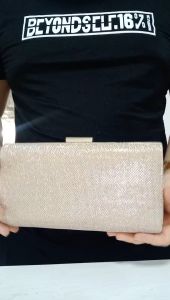 Ví Cầm Tay Clutch Phủ Ánh Kim Lấp Lánh Siêu Sang RQN870 - requane
