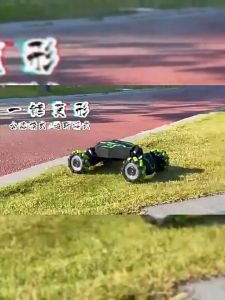 SKYLUX RC Car Hand Gesture Remote Control Twist Spray Stunt Car Toy With Music & Lights Climbing Twisting Off Road Vehicle Gift Toy for Kids Boys Mainan Kereta Kawalan Tangan